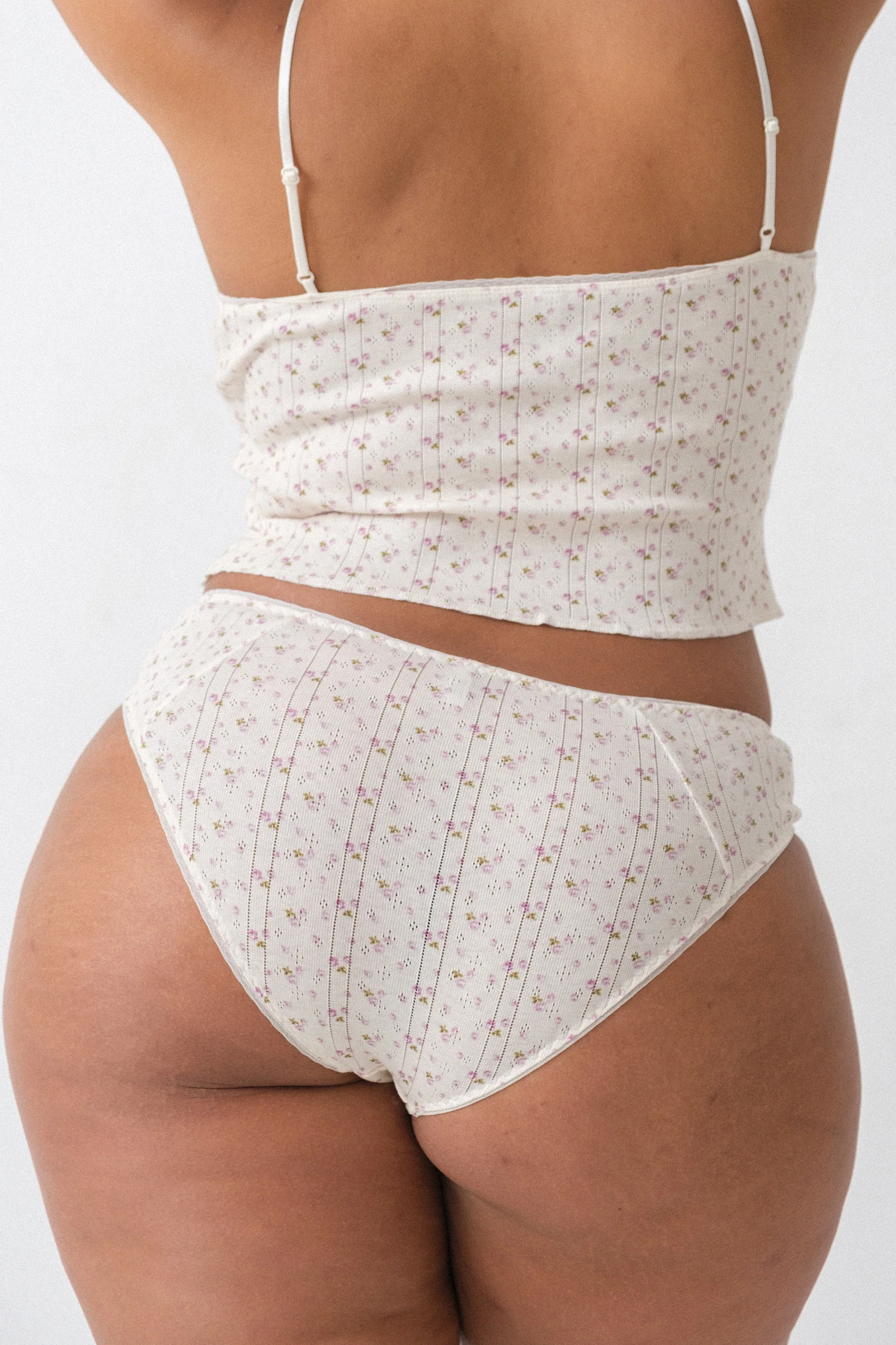 The Cozy Brief English Rose - Image 10