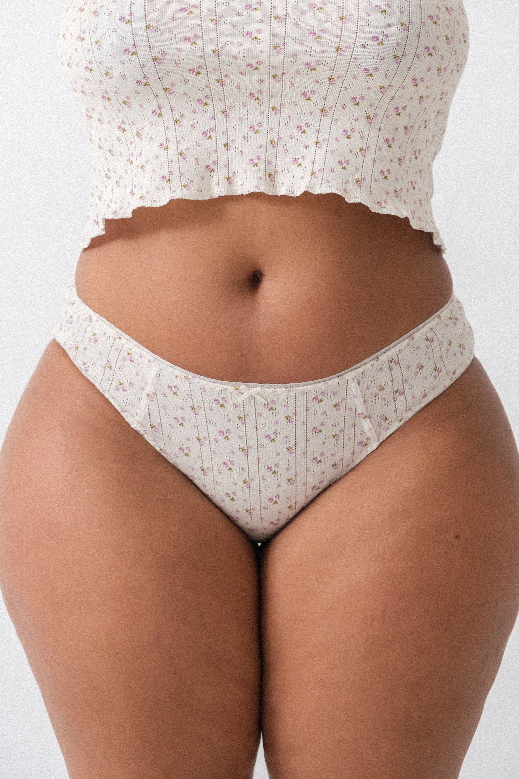 The Cozy Brief English Rose - Image 9